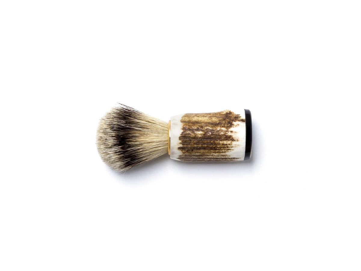 Side view of Abbeyhorn super badger shaving brush with stag horn handle