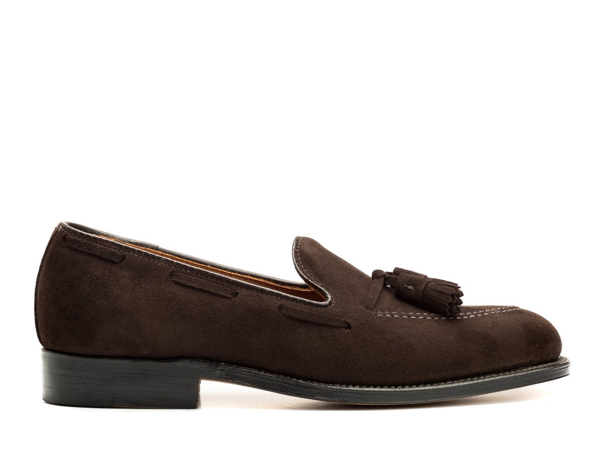 Side view of E width Alden tassel moccasin loafer in mocha kid suede