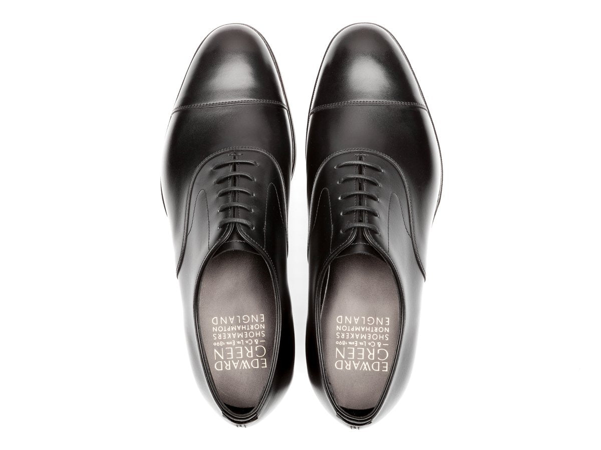 Top view of D width Edward Green Chelsea 202 plain captoe oxford shoes in black calf