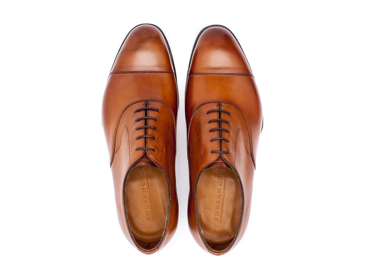 Top view of F width Edward Green Chelsea plain captoe oxford shoes in chestnut antique calf