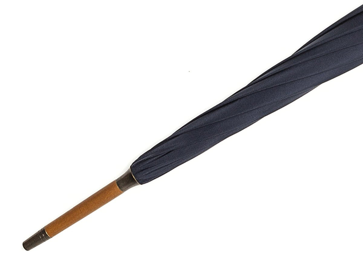 Tip end of ash handle tube Fox Umbrella with navy canopy