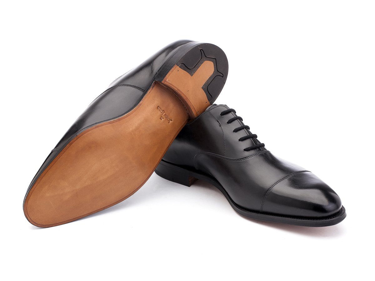 Classic leather sole of EE width John Lobb City II plain captoe oxford shoes in black calf